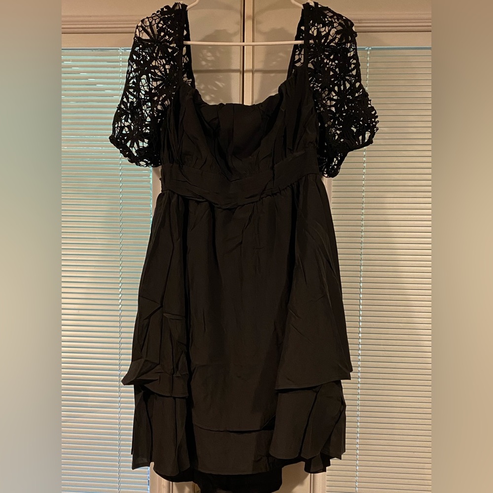 NWOT unbranded black lace sleeve mini dress. Size Large - Picture 2 of 7